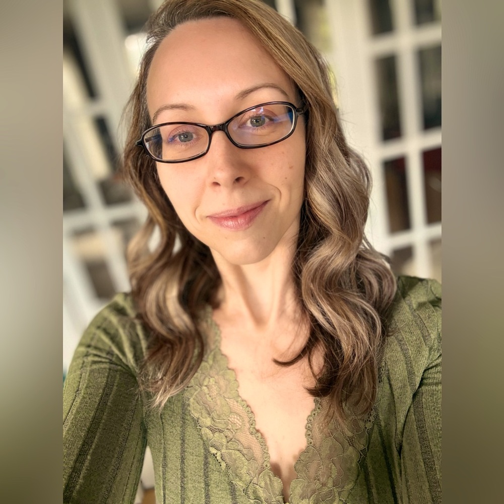 Meet your Posher, Stephanie